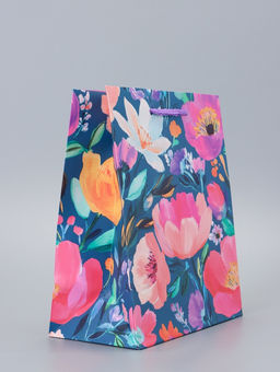 Цена за 2 шт. Пакет подарочный ламинированный Магия цветов 18?22.3?10 см