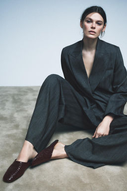 LIMITED EDITION LEATHER MULES - Zara фото 2