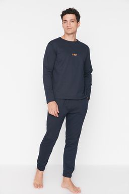 TRENDYOL MAN Gri Regular Fit Bask?l? Orme Pijama Tak?m? TMNAW22PT0754