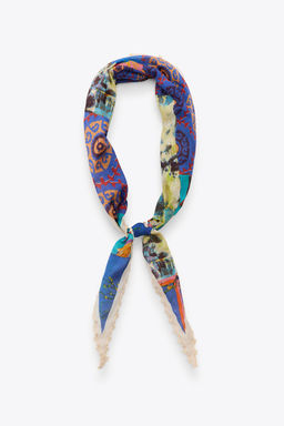 LACE PRINTED BANDANNA