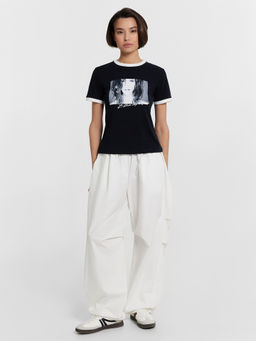 Футболка Mark Formelle x Ольга Бузова черная с принтом и надписью "В этом мире я красива"