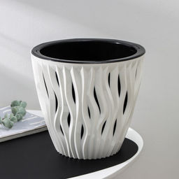 Кашпо для цветов со вставкой «Вдохновение», 7.5 л, белое/чёрное