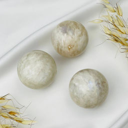 Шар из Лунного камня