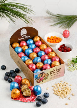 Кедровый грильяж ассорти  клюква, черника, облепиха, 540 г | шоу-бокс