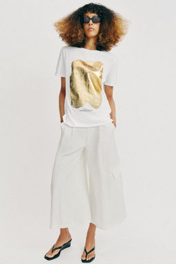CAMISETA METALIZADA MANGA CORTA / Dorado