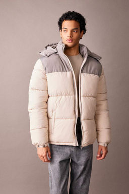 Водоотталкивающее пальто стандартного кроя с капюшоном на флисовой подкладке - Defacto фото 3