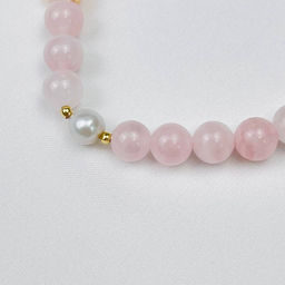 Браслет из мадагаскарского Розового кварца и Жемчуга с подвеской "Перо" 17 см