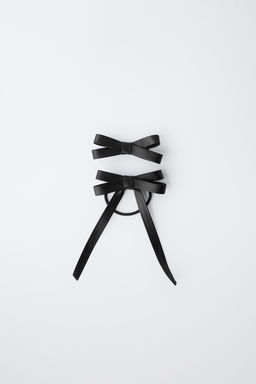 PACK OF HAIR CLIP AND LEATHER EFFECT BOW SCRUNCHIE