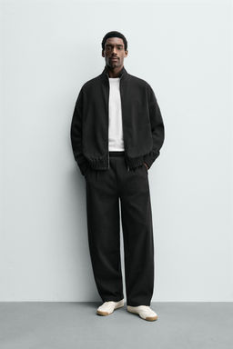 PANTAL?N JOGGER WIDE FIT PLIEGUES / Negro