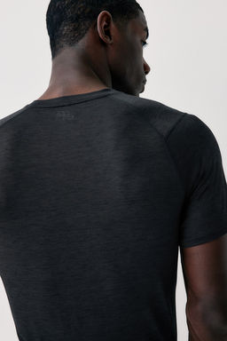 Camiseta de deporte en DryMove Muscle Fit - H&m фото 3