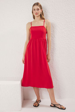 K?rm?z? Duz A Kesim Fiyonklu Midi Dokuma Elbise TWOSS25EL00559