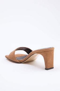 Camel Suet 6 cm Kad?n Klasik Topuklu Ayakkab? TAKSS26TO00002