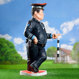 Садовая фигура из полистоуна «Гаишник на знаке», 85×46 см