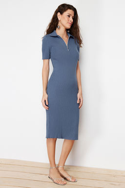 TRENDYOLMILLA Pembe Duz Midi Polo Yaka Triko Elbise TWOSS24EL00353  фото 3