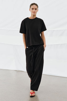 CAMISETA HEAVY COTTON MANGA CORTA / Negro