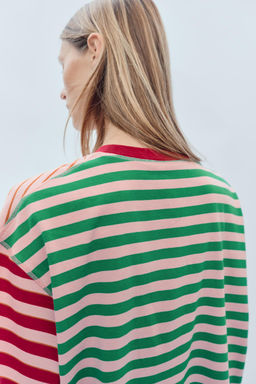 CAMISETA RAYAS LIMITED EDITION / rayas - Zara фото 7