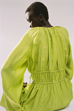 Vestido oversize con cordon de ajuste