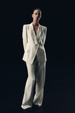 BLAZER CRUZADA HOMBRERAS ZW COLLECTION / Crudo