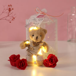 Набор подарочный Мишка в комбинезоне, мыльные красные розы 5 шт., роса, 7?7?12 см