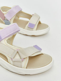 Bask?l? C?rt C?rtl? K?z ?ocuk Sandalet