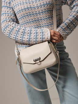 Сумка кожаная через плечо Azaro 3684 ванильное молоко