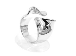 Кольцо Волна, серебристое