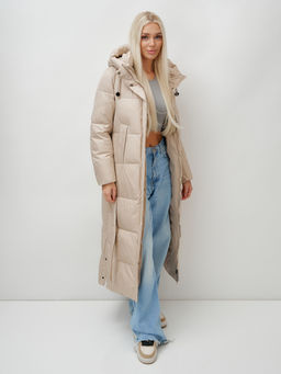 Пальто утепленное стеганное зимнее с капюшоном женское бежевого цвета 9605B - Mtforce фото 14