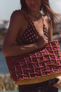 MAXI BOLSO COMBINADO TRENZADO / Fucsia