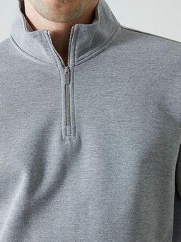 Dik Yaka Erkek Sweatshirt