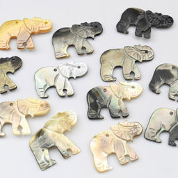Подвеска Слон из перламутра 30*22мм