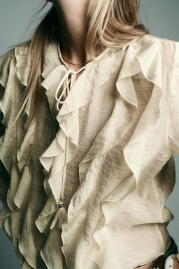 ROMANTIC RUFFLED BLOUSE
