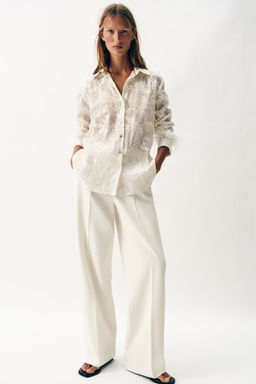 CAMISA BORDADAS PLUMAS / Crudo