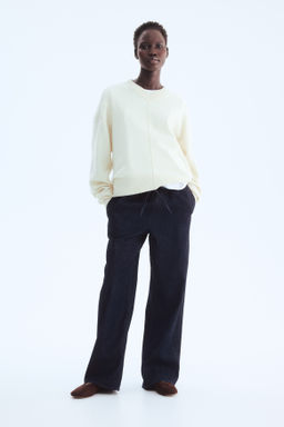 Pantal?n denim con cord?n de ajuste