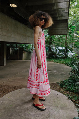 VESTIDO MIDI BORDADOS PERFORADOS / Rosa - Zara фото 4