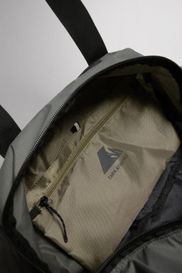 MALETA DEPORTIVA PLEGABLE 30L / Negro - Zara фото 4