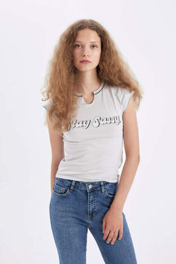 Приталенная футболка с коротким рукавом и V-образным вырезом с принтом