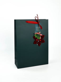 Пакет подарочный «С Новым годом», с ёлочной игрушкой и шильдиком, 31 × 40 × 11 см