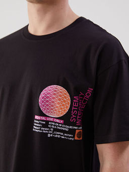 Bisiklet Yaka Bask?l? Erkek Ti??rt