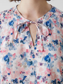 Ba?lamal? Yaka ?i?ekli Bluz