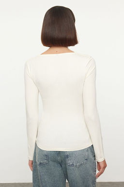 Ekru Pamuklu Kare Yaka Regular Fit Orme Ince Bluz TWOAW24BZ00016
