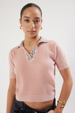 Trendyolmilla Ekru Yaka Desenli Triko Bluz TWOAW24BZ00011