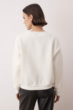 Siyah Tas Akseusar Detayl? Bisiklet Yaka Regular Crop Orme Sweatshirt TWOAW26SW00090 - Trendyolmilla фото 8