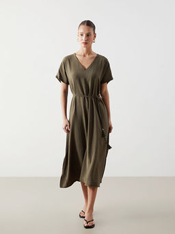 V Yaka Dokulu Kad?n Elbise