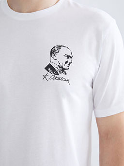 Bisiklet Yaka Atat?rk Bask?l? Penye Erkek Ti??rt