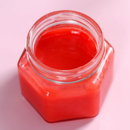 Подарочный набор 8 Марта: чай травяной ягодный, крем-мед с клубникой 120 г.