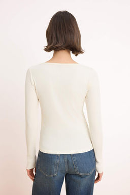 Ekru Regular/Normal Kal?p V Yaka Uzun Kollu Triko gorunumlu Orme Bluz TWOSS26BZ00174