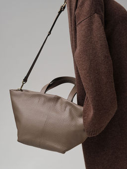 Кожаная сумка Azaro 31355 тауп