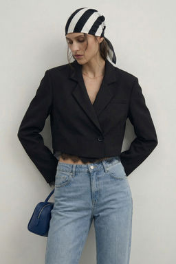 Siyah Etekucu ve Manseti Dantel Detayl? Crop Blazer Ceket TWOSS26BC00051 - Trendyolmilla фото 3