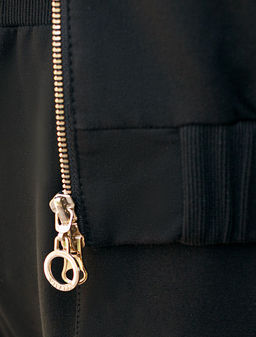 D49.015 Джемпер женский черный