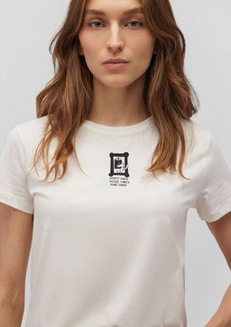 S?rt Bask?l? Beyaz Tisort